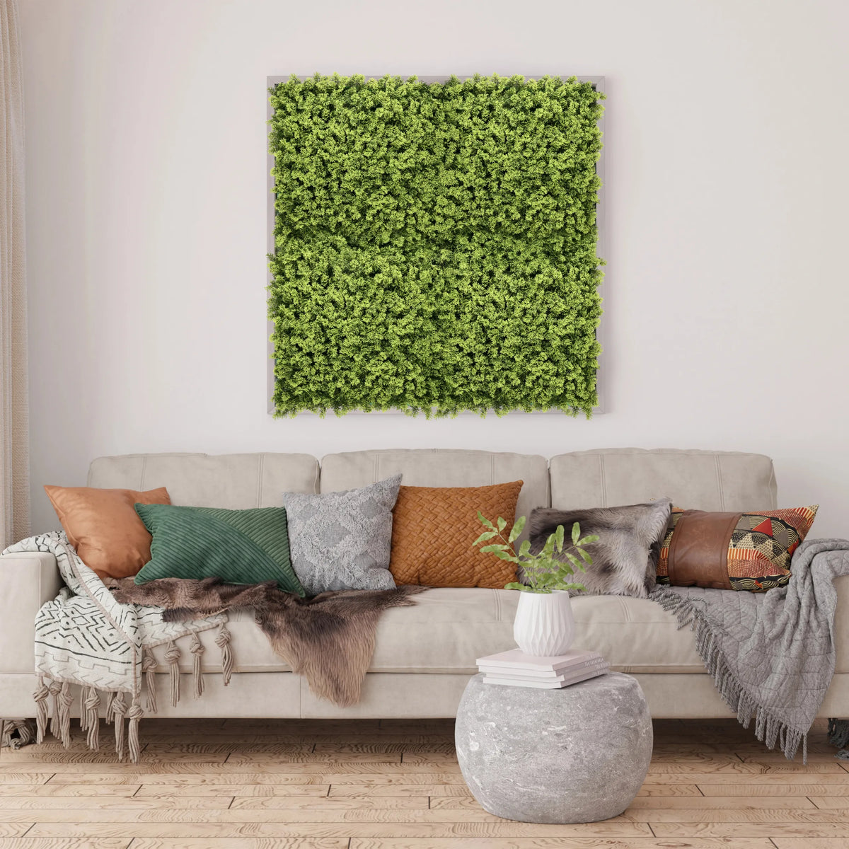 Vihreä kasvimatto LEAFLUXE 3 neliön muotoisena seinätauluna sohvan yläpuolella, valmistaja hjh LIVING