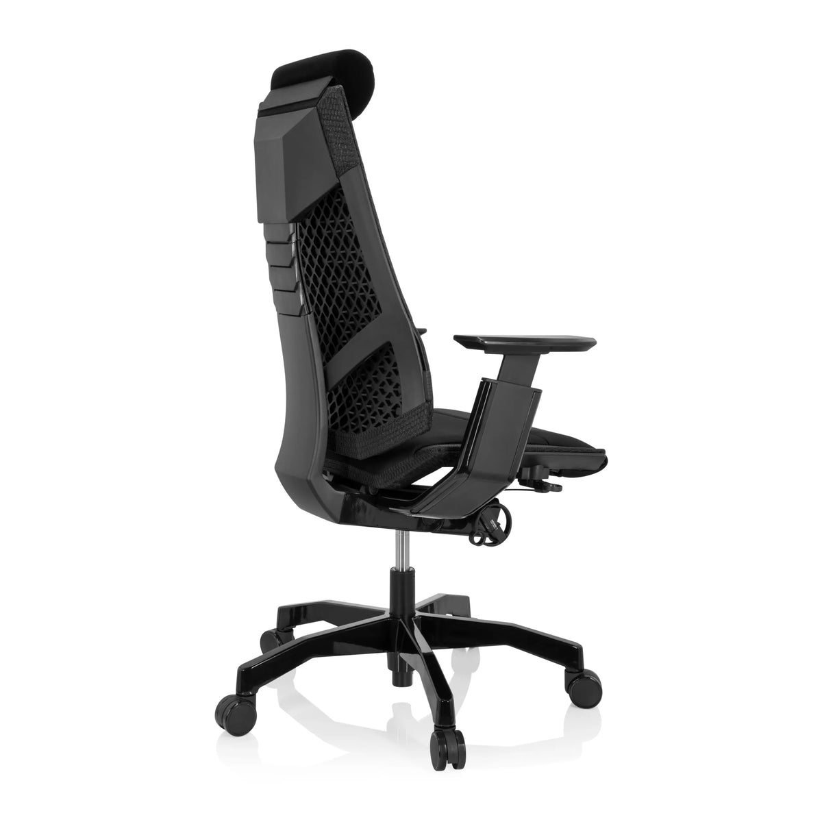 Musta High End -toimistotuoli GENIDIA BLACK kangasverhoilulla ja viisijalkaisella rullajalustalla, valmistaja hjh OFFICE – 360 asteen näkymä (takaviistonäkymä 120°)