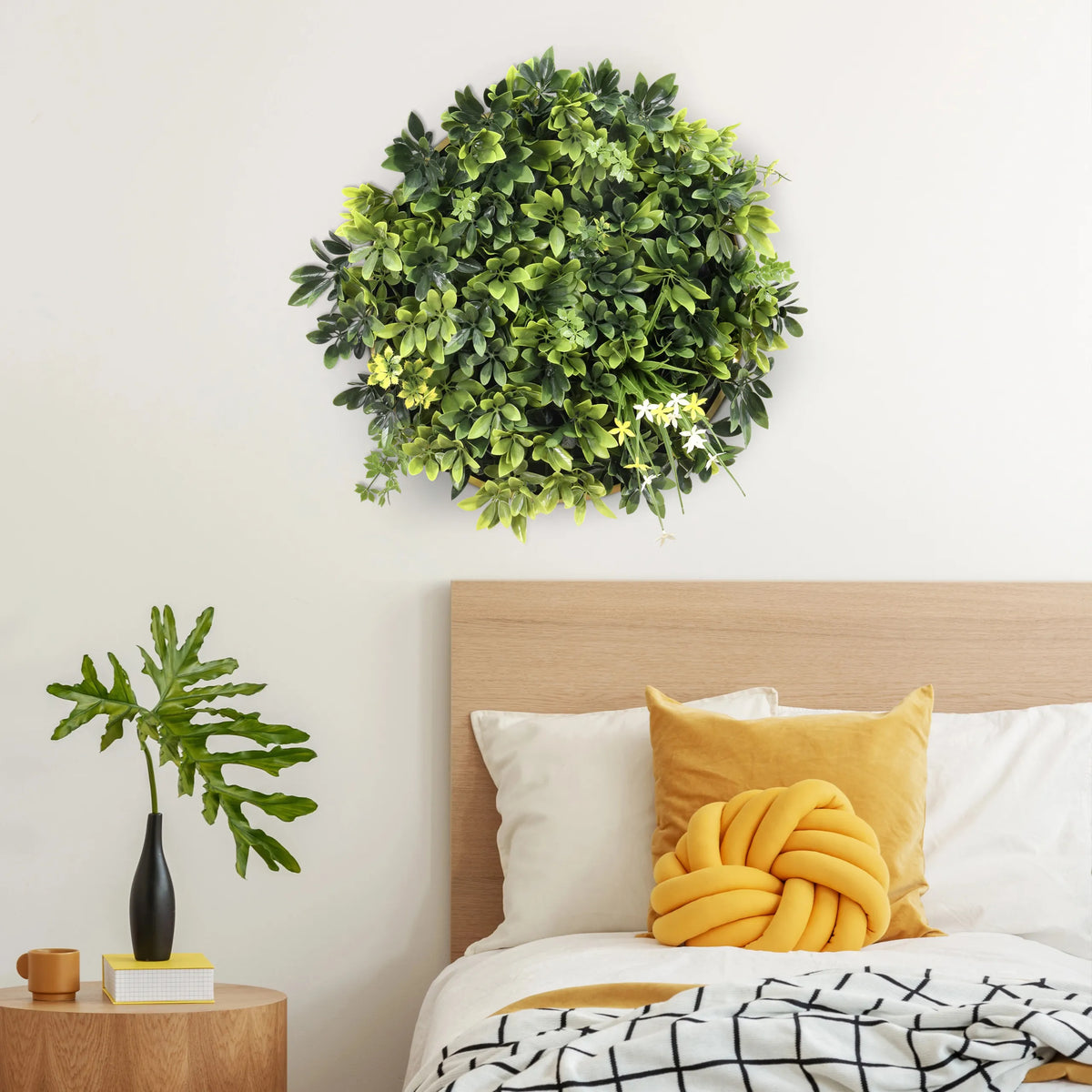 Vihreä kasvimatto LEAFLUXE WALL 2 pyöreänä seinäkoristeena sängyn yläpuolella, valmistaja hjh LIVING