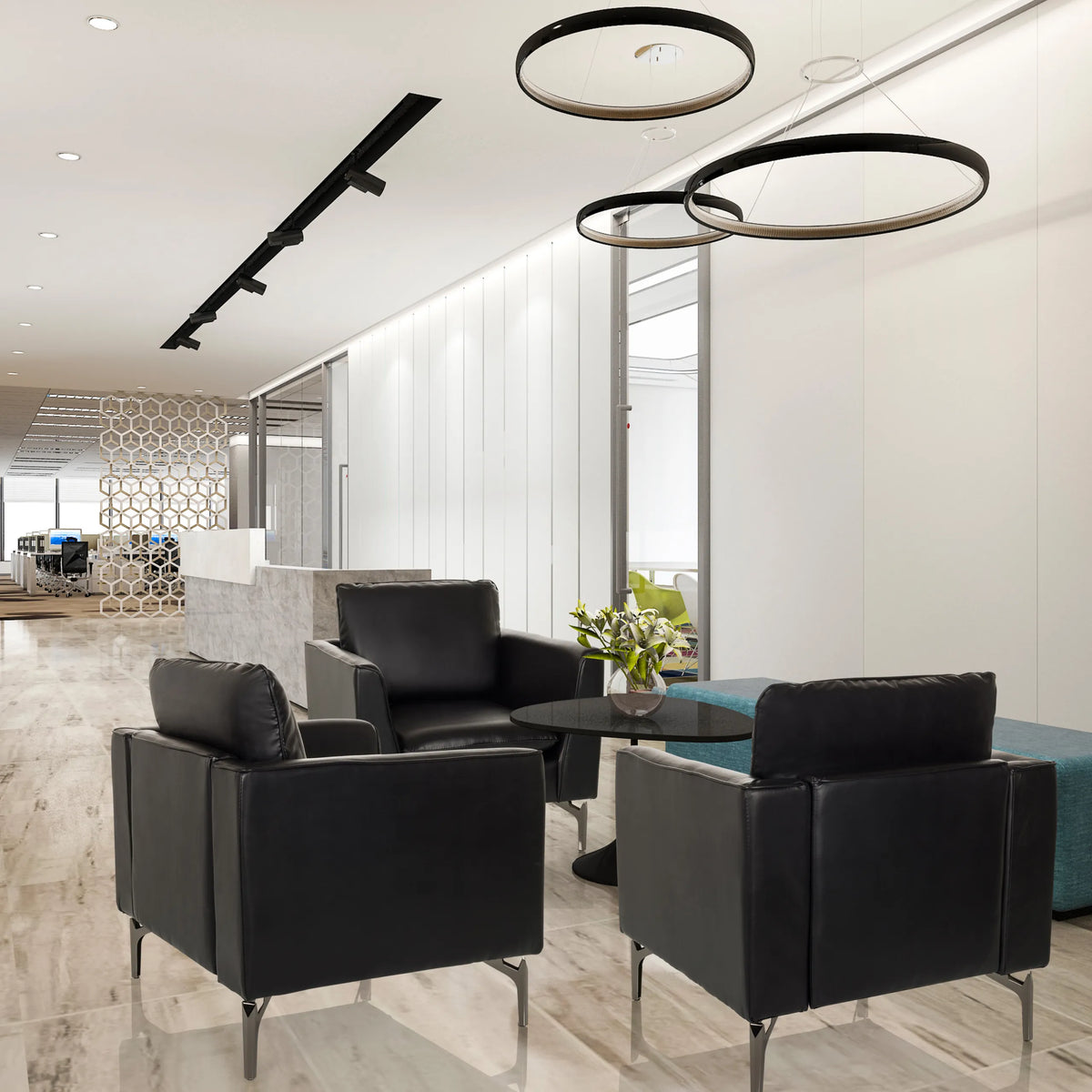 Kolme mustaa keinonahkaista BAVERO-lepotuolia modernissa toimiston loungessa, valmistaja hjh OFFICE