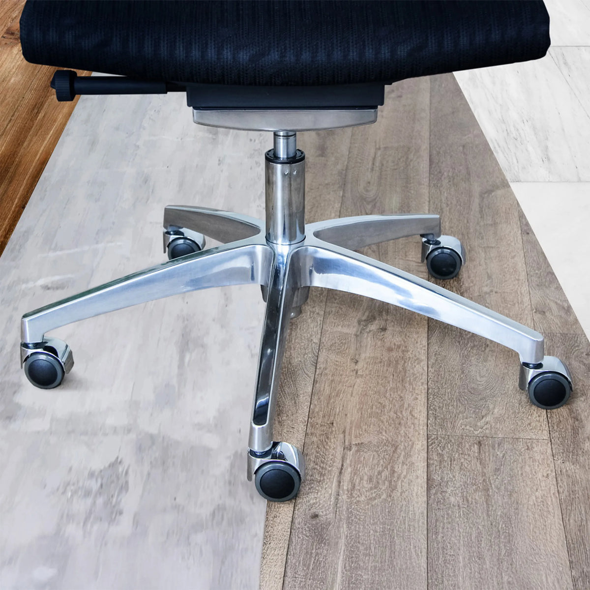 Viisipuolainen jalkaristi ja tuolin rulla 5x ROLO LUX 11mm/50mm väri musta-hopea koville lattioille, valmistaja hjh OFFICE