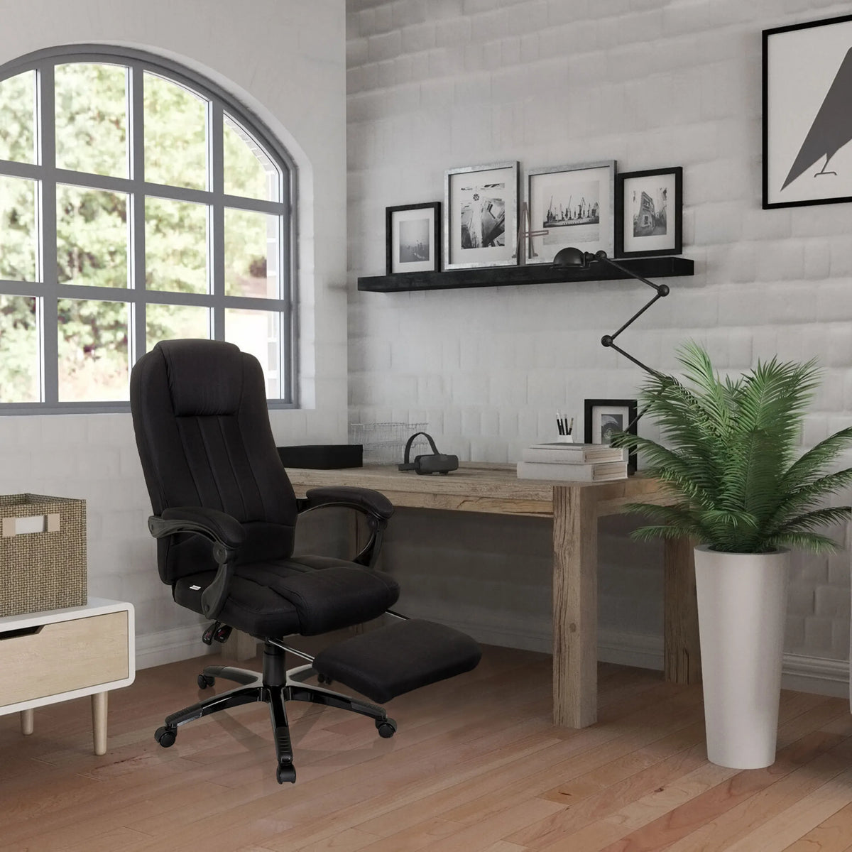 Musta Home Office -toimistotuoli RELAX CL190 integroidulla jalkatuella ja käsinojilla, valmistaja MyBuero