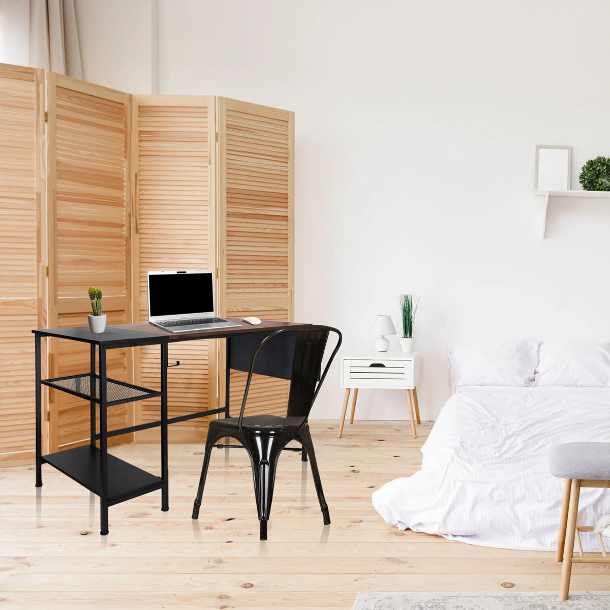 Kirjoituspöytä WORKSPACE H I värissä musta-ruskea, jossa on kaksi hyllyä ja metallirunko, valmistaja hjh OFFICE