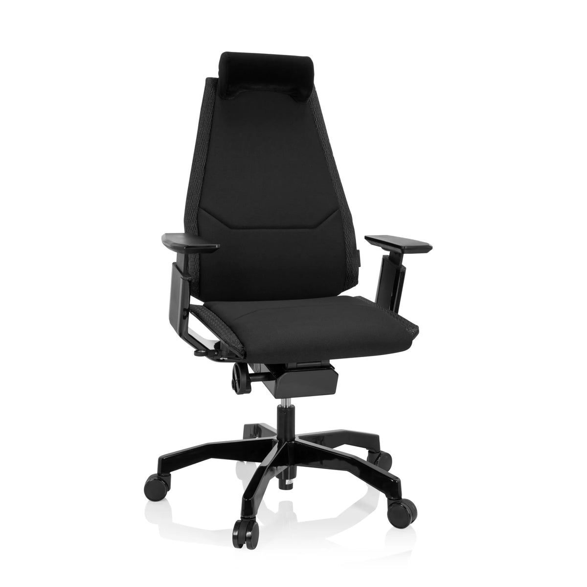 Musta High End -toimistotuoli GENIDIA BLACK kangasverhoilulla ja viisijalkaisella rullajalustalla, valmistaja hjh OFFICE – 360 asteen näkymä (etunäkymä 20°)
