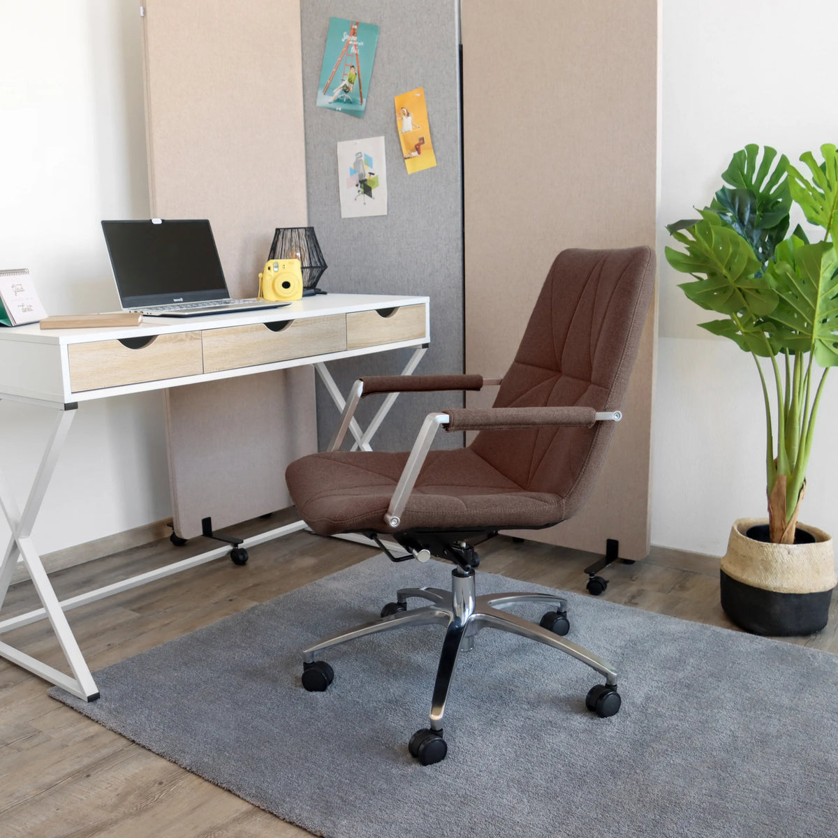 Home Office -toimistotuoli SARANTO II keskiruskea, käsinojat ja pyörät, valmistaja hjh OFFICE