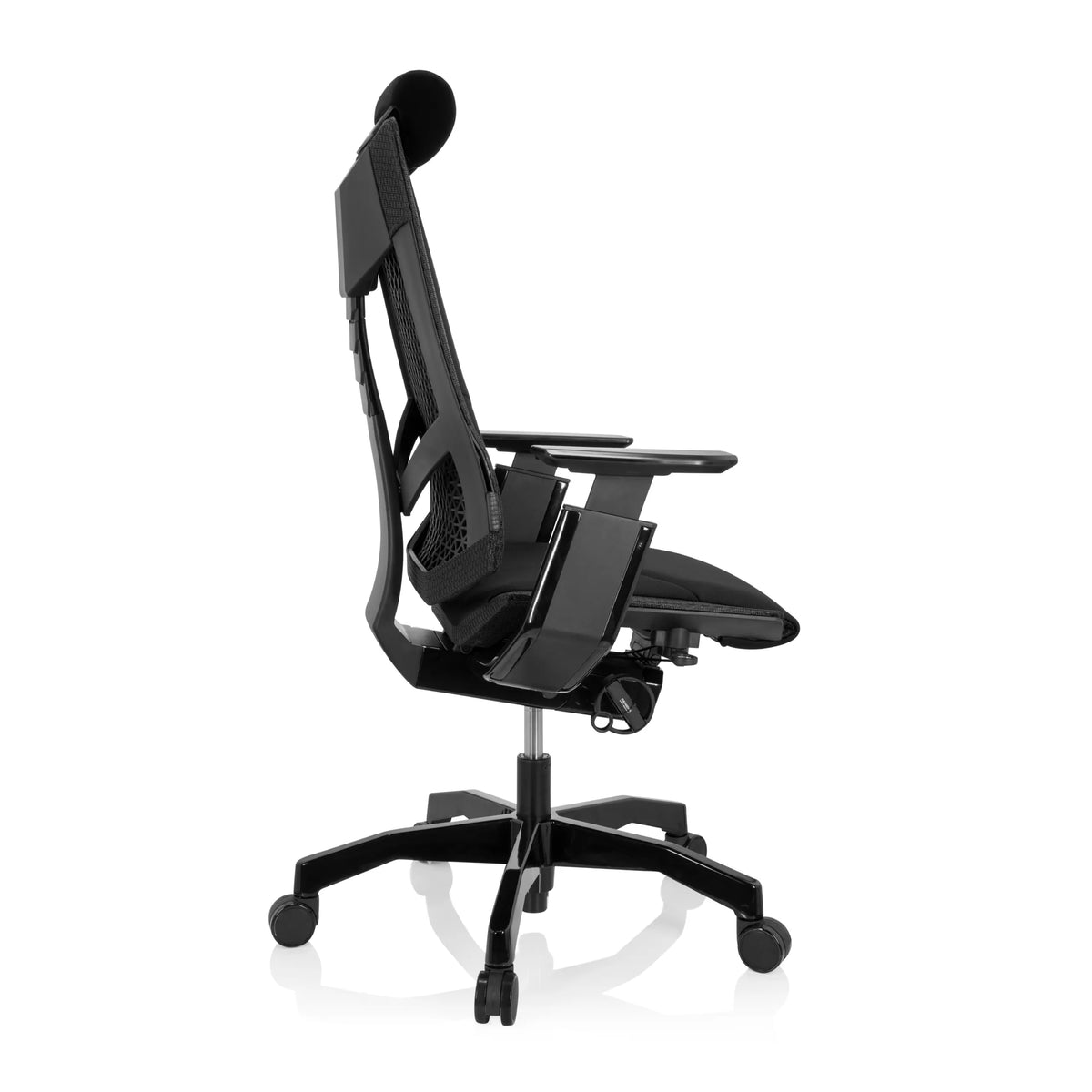 Musta High End -toimistotuoli GENIDIA BLACK kangasverhoilulla ja viisijalkaisella rullajalustalla, valmistaja hjh OFFICE – 360 asteen näkymä (sivuprofiili 100°)