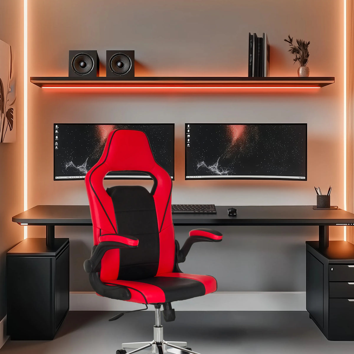 Pelituoli GAME SPORT PRO värissä musta ja punainen työpöydän ääressä kahden näytön kanssa, valmistaja MyBuero