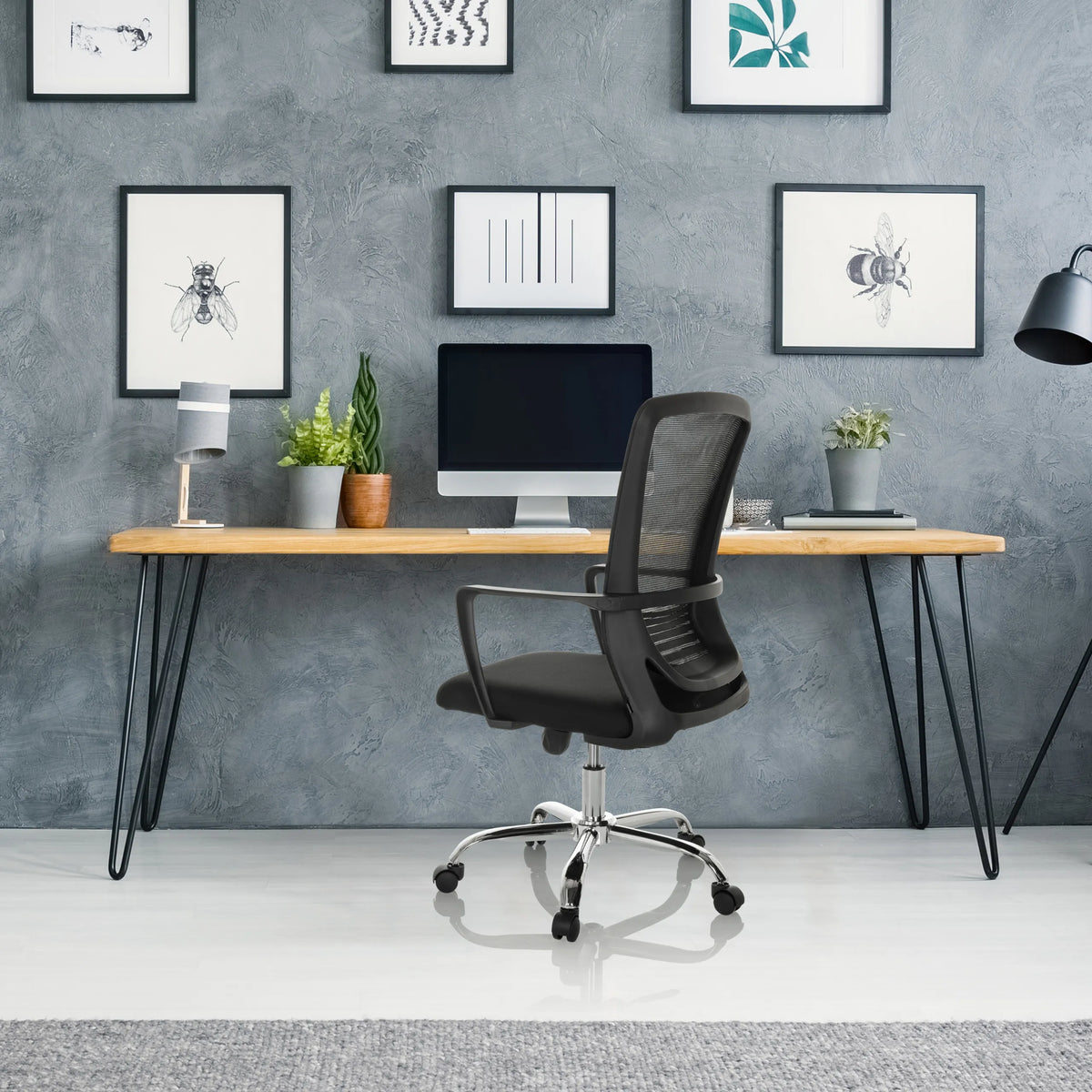 Home Office -toimistotuoli STAR-TEC S mustana verkkoselkänojalla ja pyörillä, valmistaja hjh OFFICE