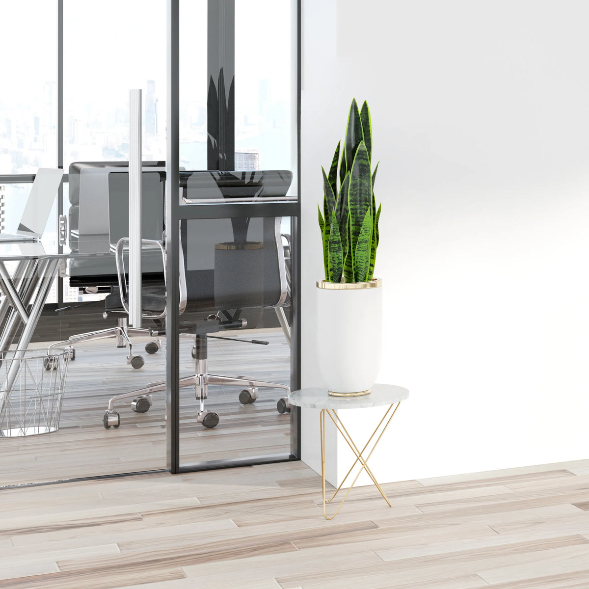 Vihreä tekokasvi SANSEVIERIA valkoisessa ruukussa sivupöydällä, valmistaja hjh OFFICE