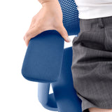 Ergomy Colore Home Office -toimistotuolin sininen kangasverhoiltu käsinoja, valmistaja MyBuero