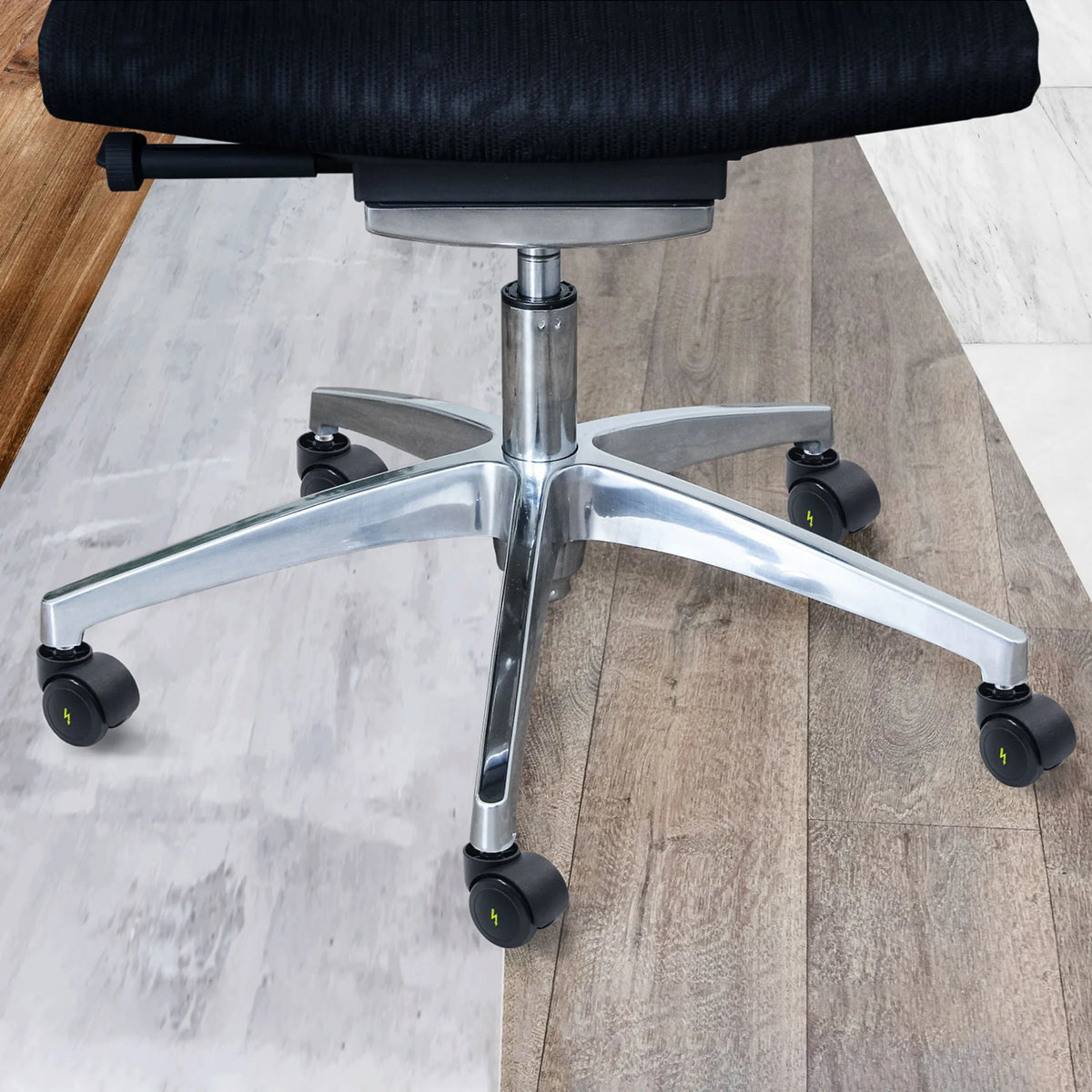 Viisipuolainen jalkaristi ja mustat tuolin rullat 5x ROLO ESD 10mm/50mm kiillotettua alumiinia, valmistaja hjh OFFICE