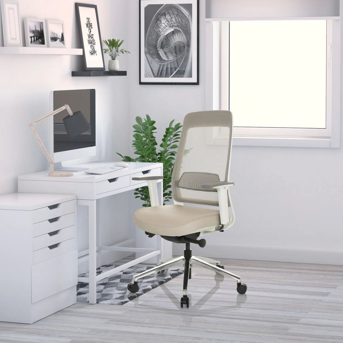 Ammattitason toimistotuoli CHIARO T2 WHITE beigen ja harmaan väreissä verkkoselkänojalla ja pyörillä kotitoimistoon, valmistaja hjh OFFICE