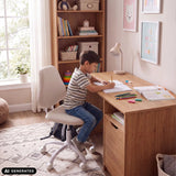 Beige Lumikid lasten pyörivä tuoli työpöydän ääressä, valmistaja hjh OFFICE (tekoälyllä luotu kuva)