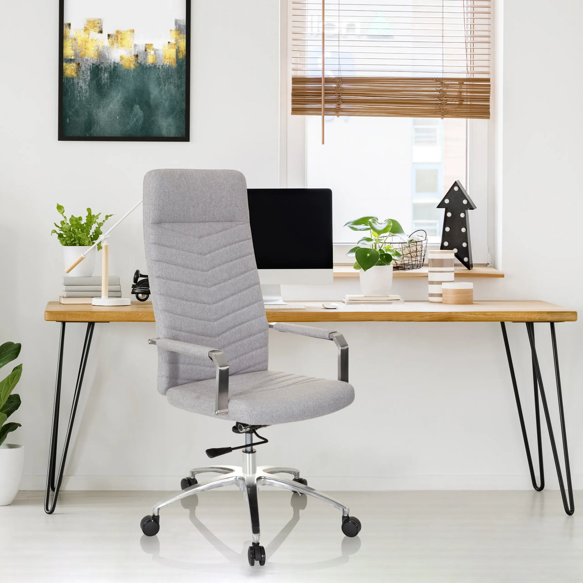 Home Office -toimistotuoli SARANTO PLUS vaaleanharmaana käsinojilla ja rullajaloilla, valmistaja hjh OFFICE