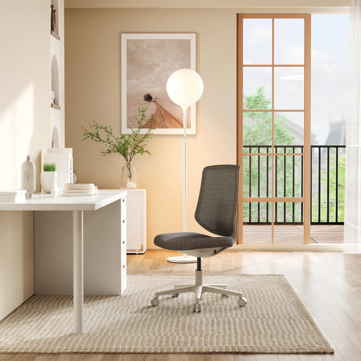 Home Office -toimistotuoli Sitflex Lady harmaana pyörillä varustettuna valoisassa tilassa, valmistaja hjh OFFICE