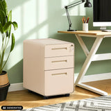Beige COLOR PLUS I-rullalaatikosto metallia, kolme laatikkoa ja pyörät, valmistaja hjh OFFICE (tekoälyllä luotu kuva)