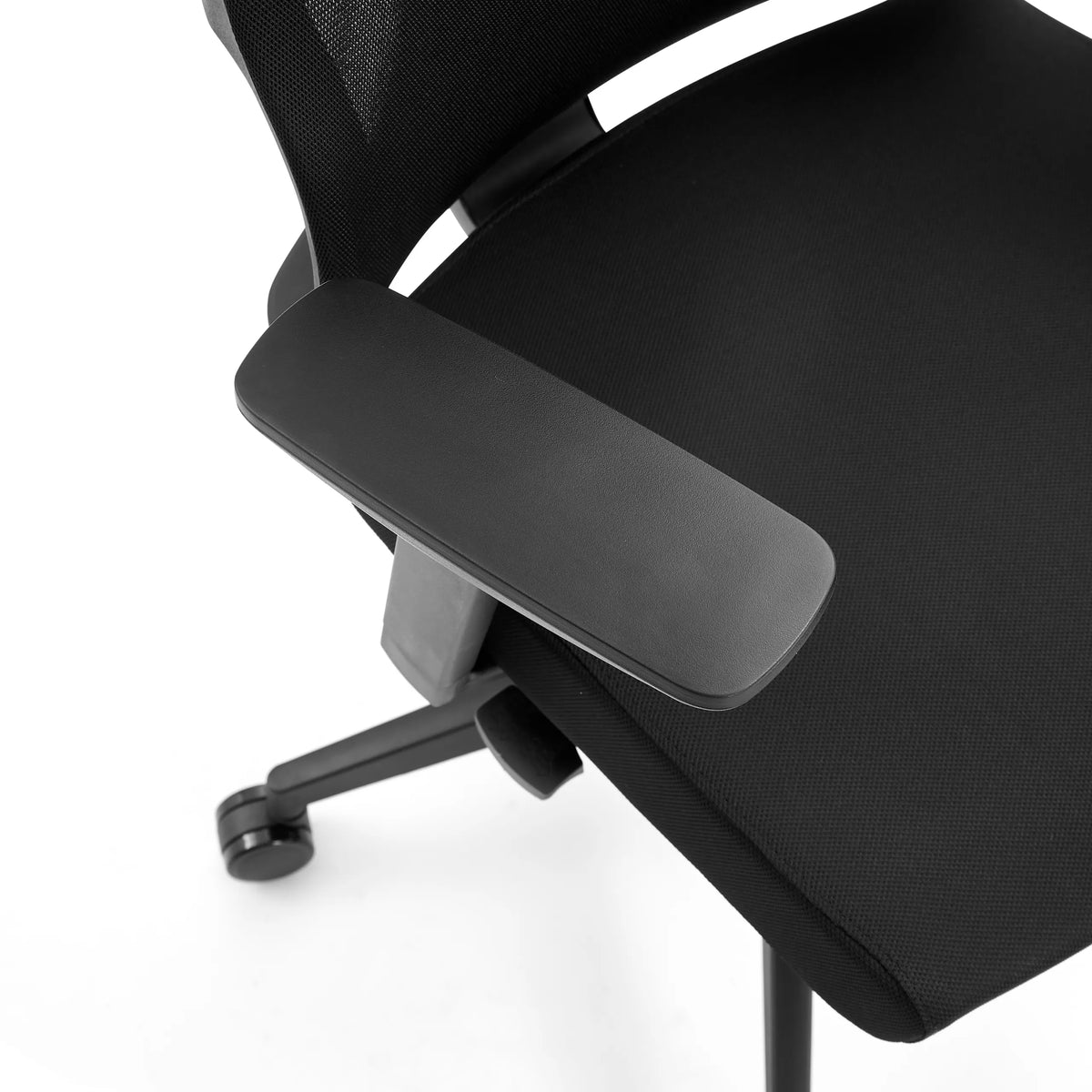 Ammattitason toimistotuoli SPINIO PRO-istuimen musta käsinoja, valmistaja hjh OFFICE