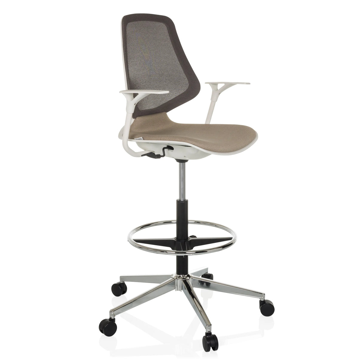 Beige korkea työtuoli TOP WORK STYLE verkkoselkätuella, jalkarenkaalla ja viisipyöräisellä jalustalla, valmistaja hjh OFFICE – 360 asteen näkymä (etuviistonäkymä 45°)