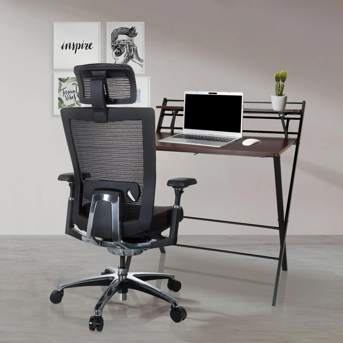 Musta High End -toimistotuoli NOVA PRO I niskatuella ja verkkoselkätuella, valmistaja hjh OFFICE