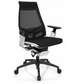 Ammattitason toimistotuoli GENIDIA SMART WHITE CM mustalla verkkoverhoilulla ja kromiyksityiskohdilla, valmistaja hjh OFFICE